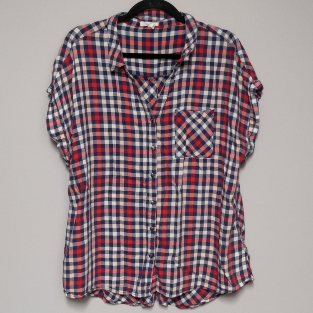 EUC Maurices Short Sleeve Button down Shirt